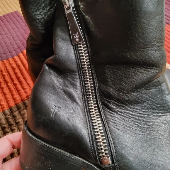 Frye Demi Asymmetrical Zip Booties Size 9,5 - Picture 10 of 12
